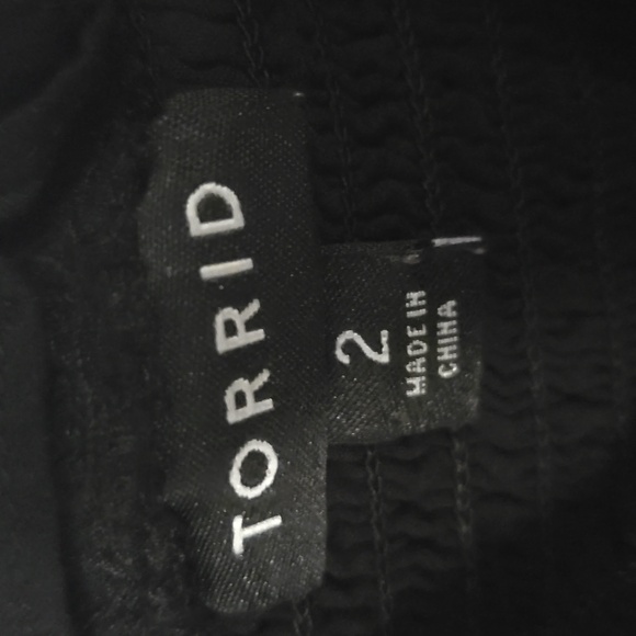 Torrid size 2 top - Picture 3 of 4